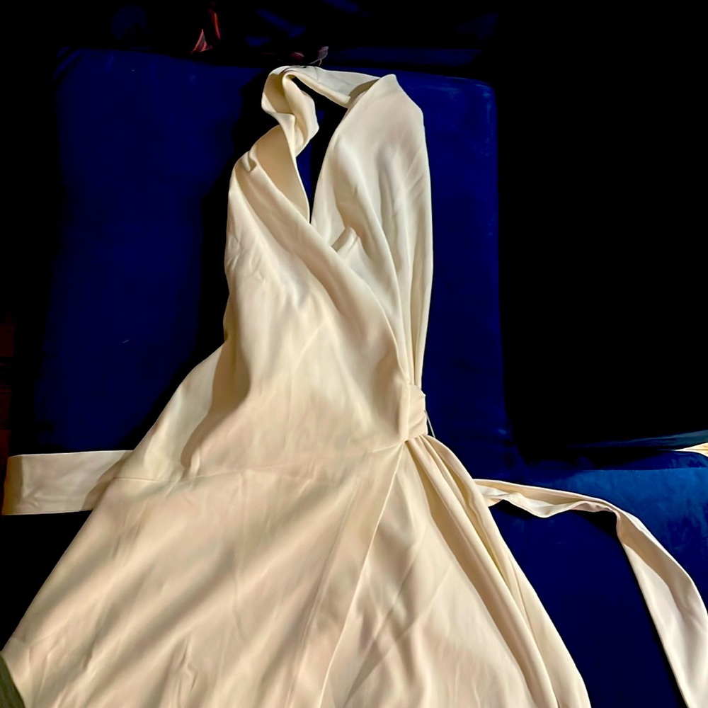 NEW -REISS WHITE HALTERECK DRESS US SIZE 8, UK size 4